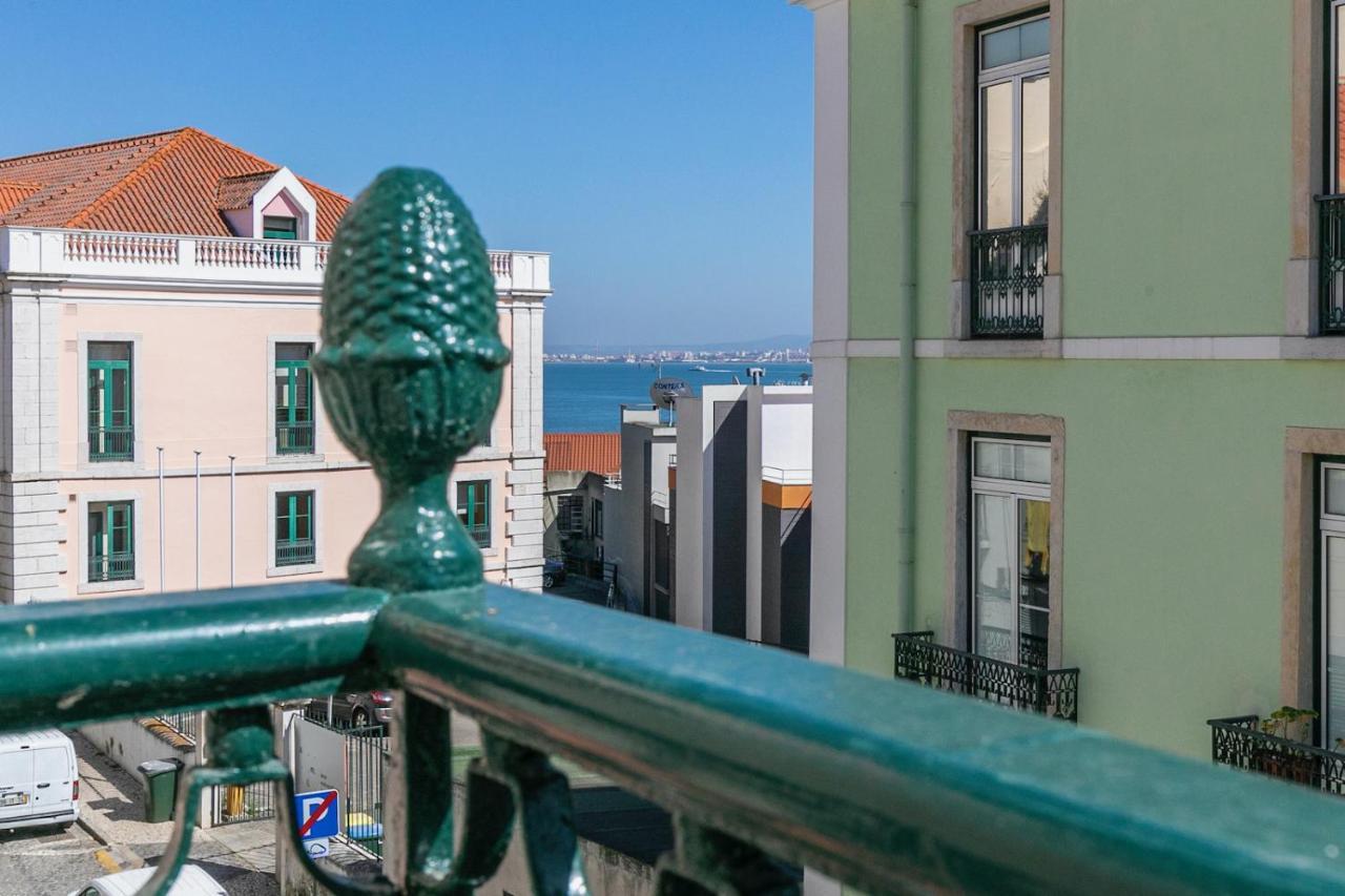 Moderno Apartamento Em Bairro Tipico Lisboeta Lisbon Exterior photo